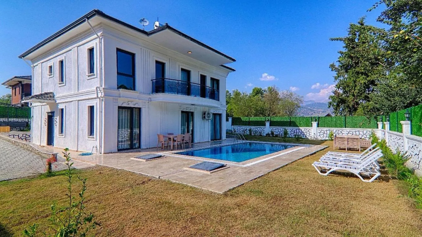 Uezuemlue Star Villa Φετιγιέ