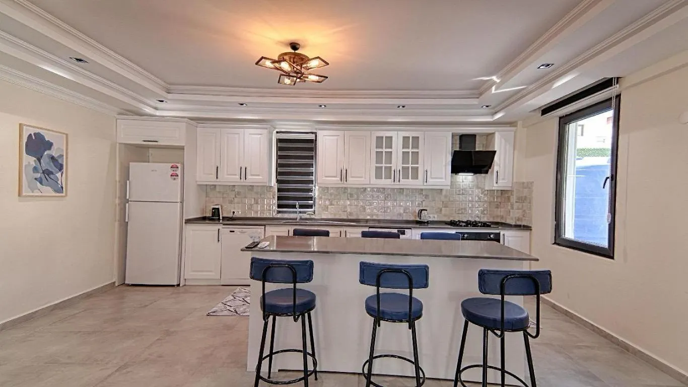 Uezuemlue Star Villa Φετιγιέ