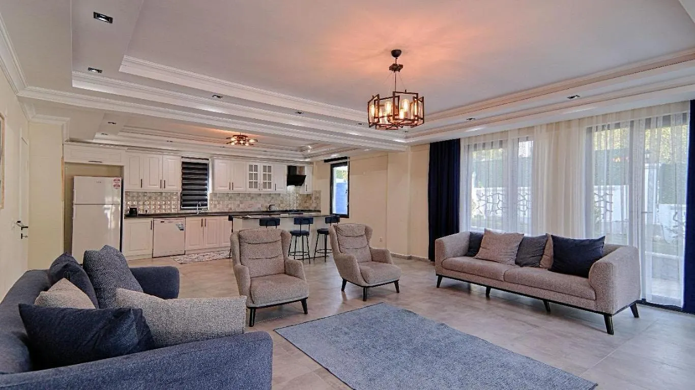 Uezuemlue Star Villa Φετιγιέ